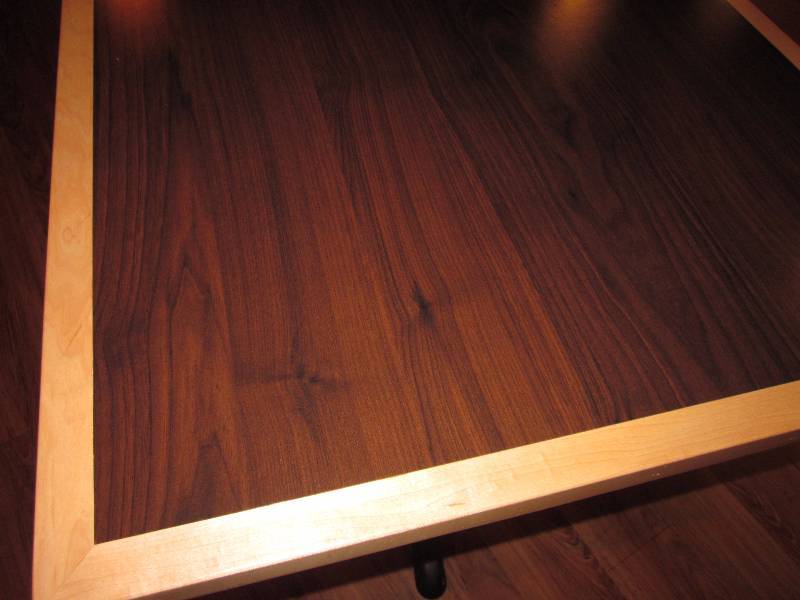 lot 121 image: Pedestal Table