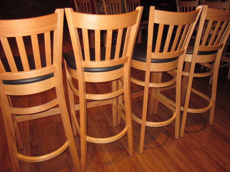 lot 133 image: 4  Bar Stools