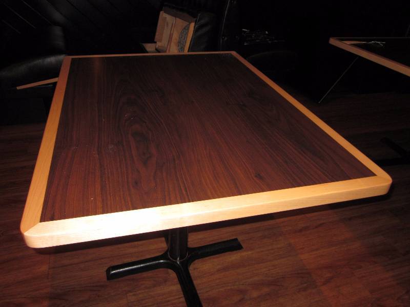 lot 138 image: Booth Table