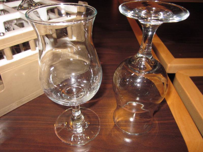 lot 154 image: HurricaneTulip Glasses