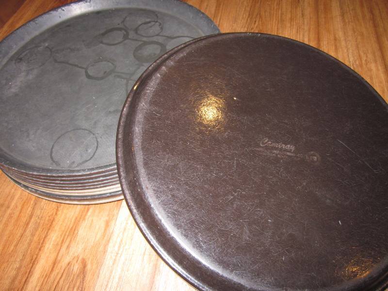 lot 177 image: Waitress Trays