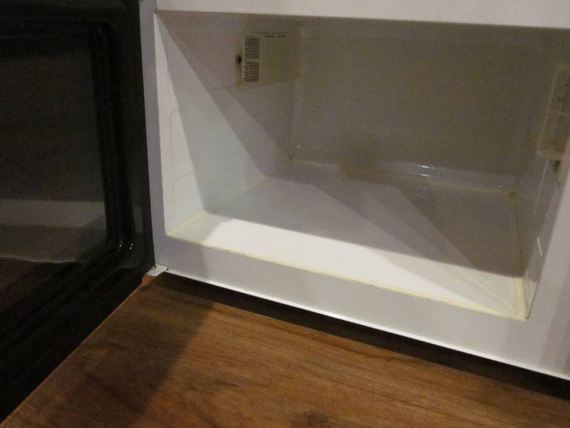 lot 87 image: Amana Commercial Microwave