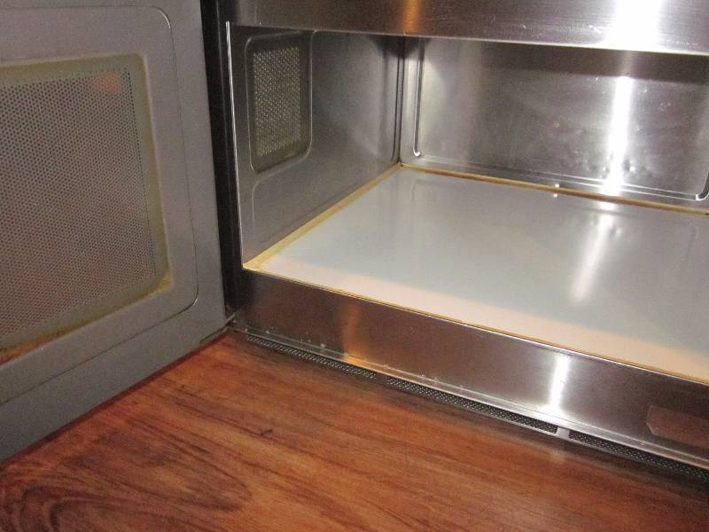 lot 88 image: Panasonic Commercial Microwave