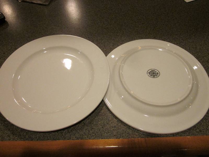 lot 212 image: 11 Round Plates