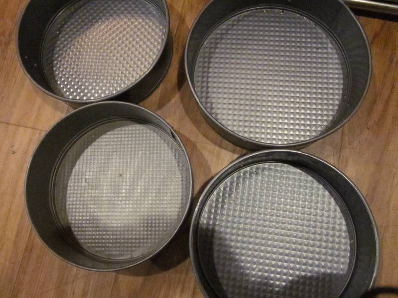 lot 238 image: Baking Pans