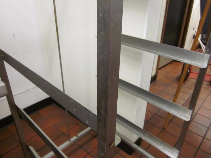 lot 8 image: Rack for Bussing Trays