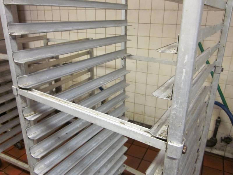 lot 23 image: Bakery Rack on Rollers