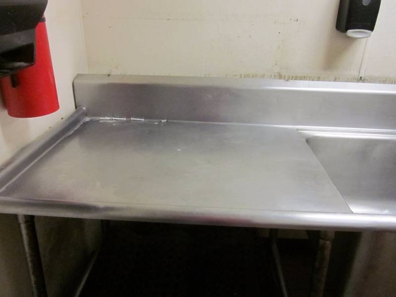 lot 32 image: 3 Compartment Sink