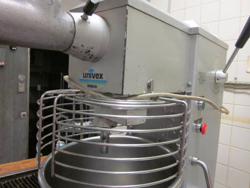 lot 35 image: Univex Mixer