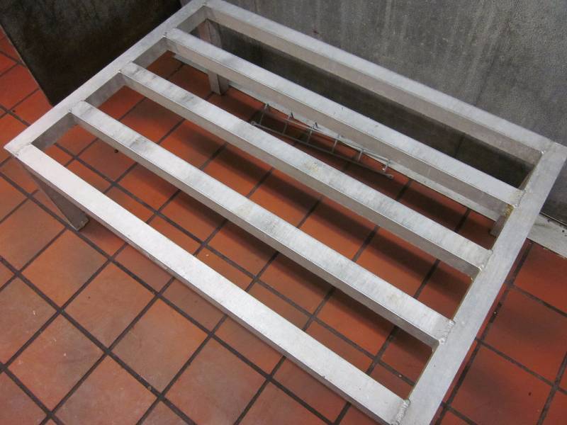 lot 41 image: Short Aluminum Storage Rack