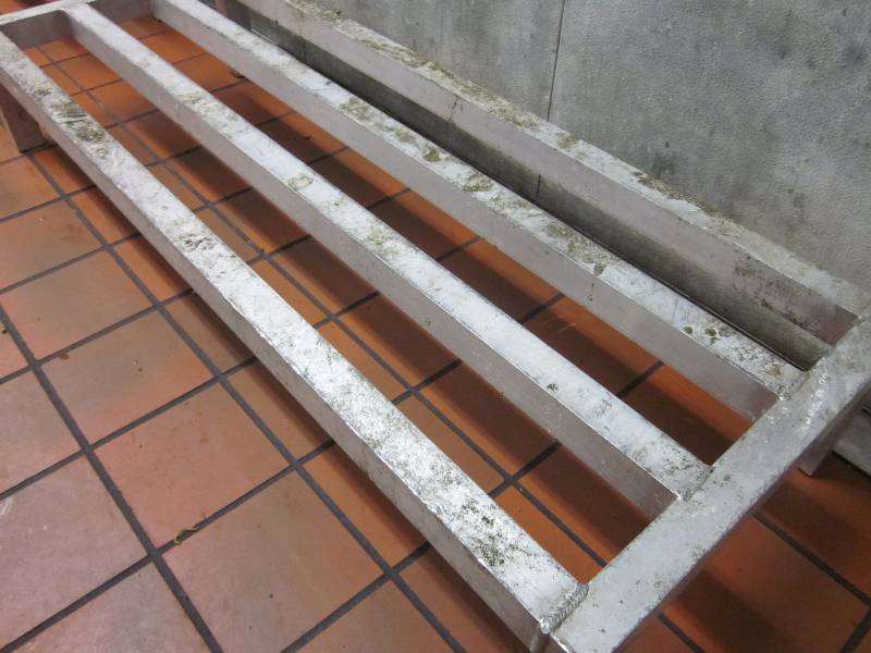 lot 43 image: Short Aluminum Storage Rack
