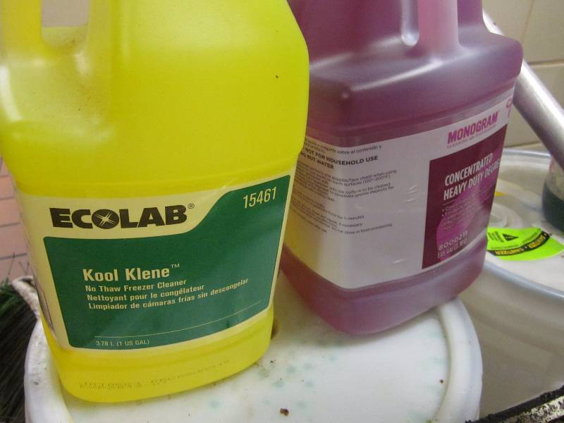 lot 48 image: Commercial Cleaning Supplies