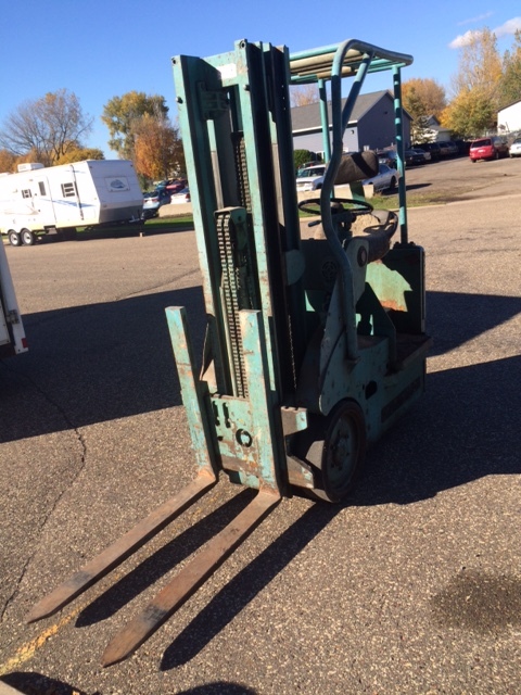 Skylift Electric Forklift BF-20-S   2000# capacity   included charge  Runs & Operates