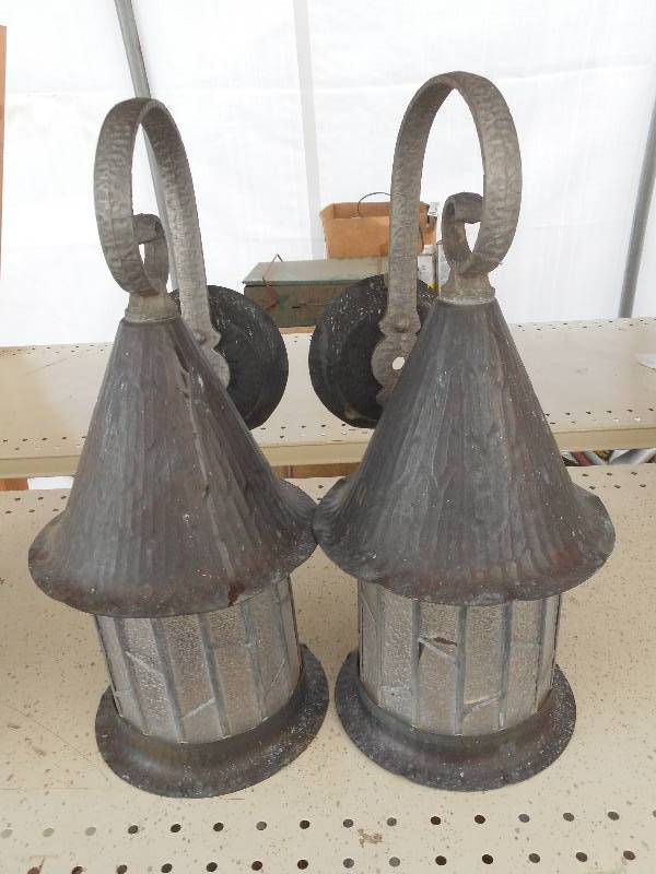 2 VINTAGE OUTSIDE LIGHT FIXTURES