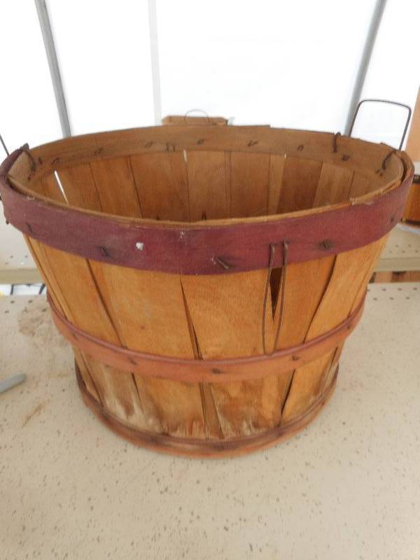 WOODEN PRODUCE BASKET