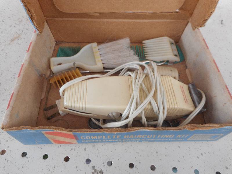 VINTAGE HAIR CUTTING KIT