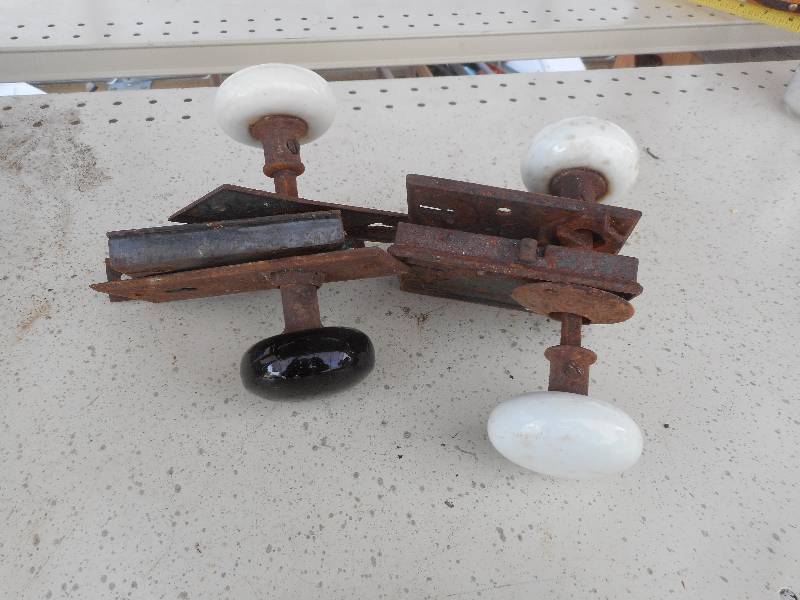 ANTIQUE KNOBS AND BRACKETS