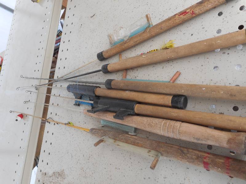 WOOD HANDLED ICE FISHING RODS