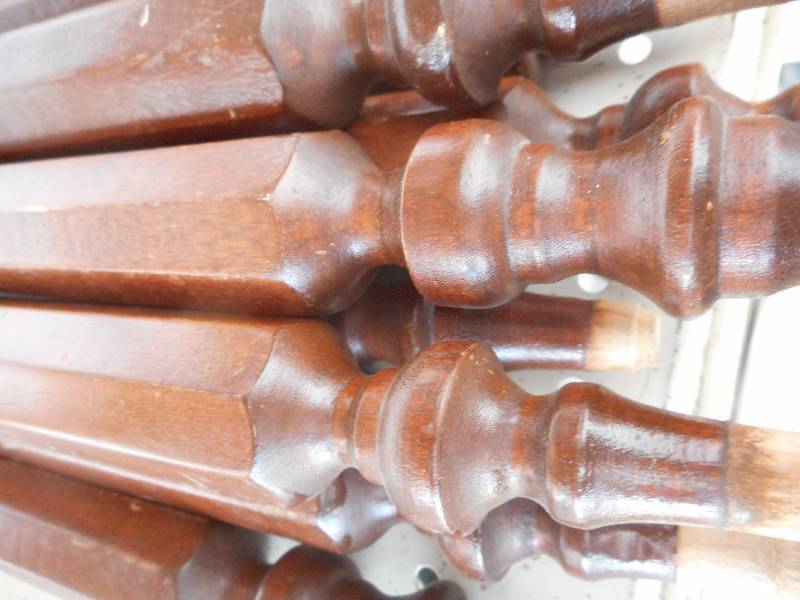 10 VINTAGE WOODEN DOWELS