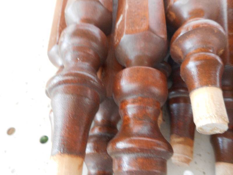 12 VINTAGE WOODEN DOWELS