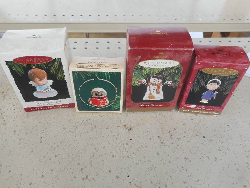 VINTAGE HALL MARK KEEP SAKES