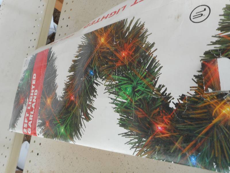 25 FOOT LIGHTED GARLAND
