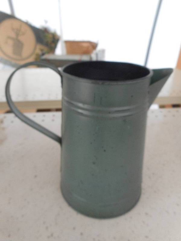 COLLECTIBLE TIN WATER CAN