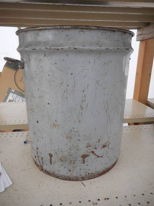 ALL METAL ANTIQUE LARD PAIL
