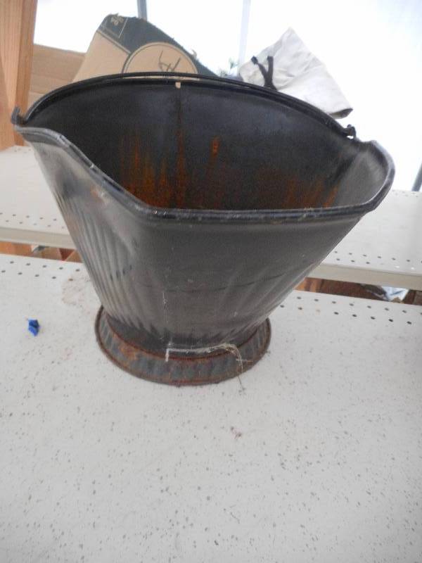 ANTIQUE COAL PAIL