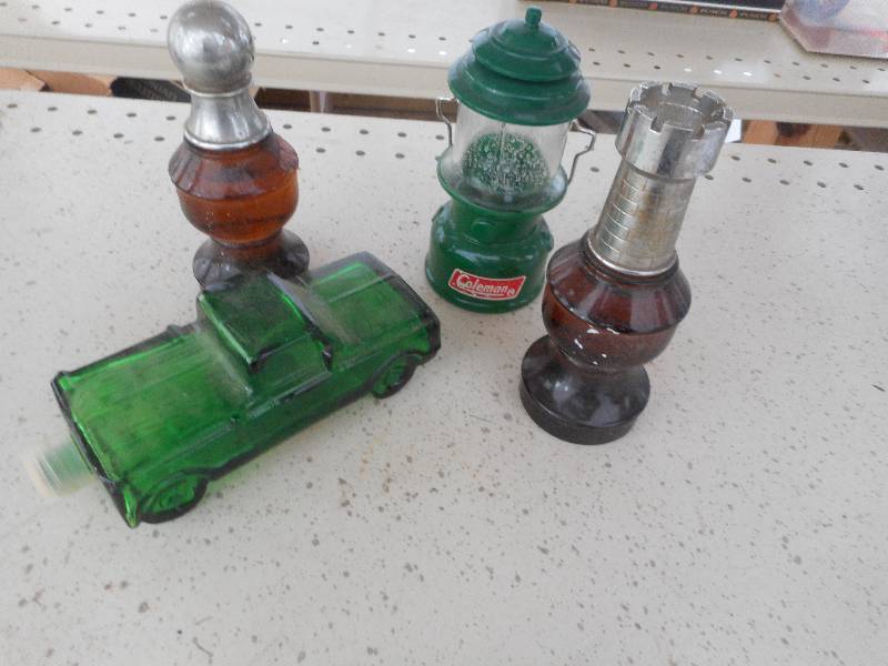 COLLECTIBLE AVON BOTTLES
