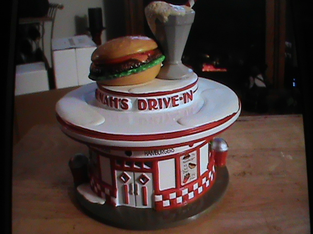 Dept. 56 - Dinahs Drive In