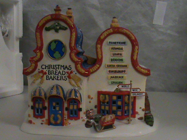 Dept. 56 - Christmas Bread Bakers