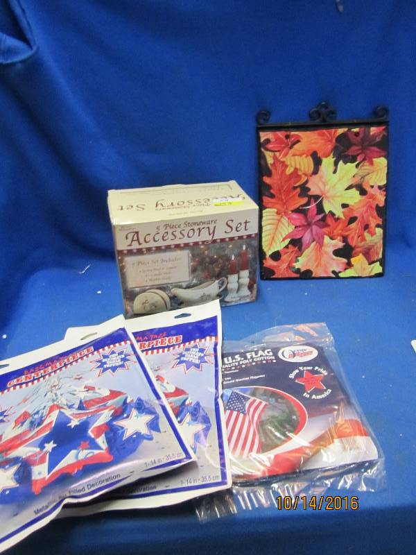 Lot of patriotic and home dcor...