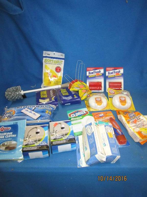 Lot of cleaning supplies...