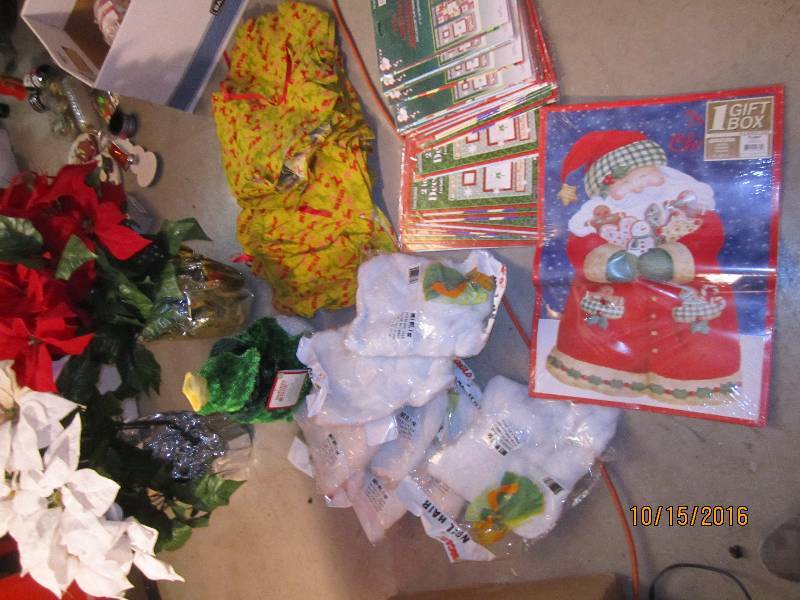 Bin of christmas dcor...