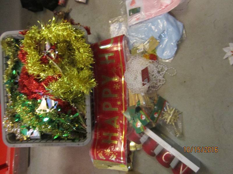 Bin of christmas dcor...