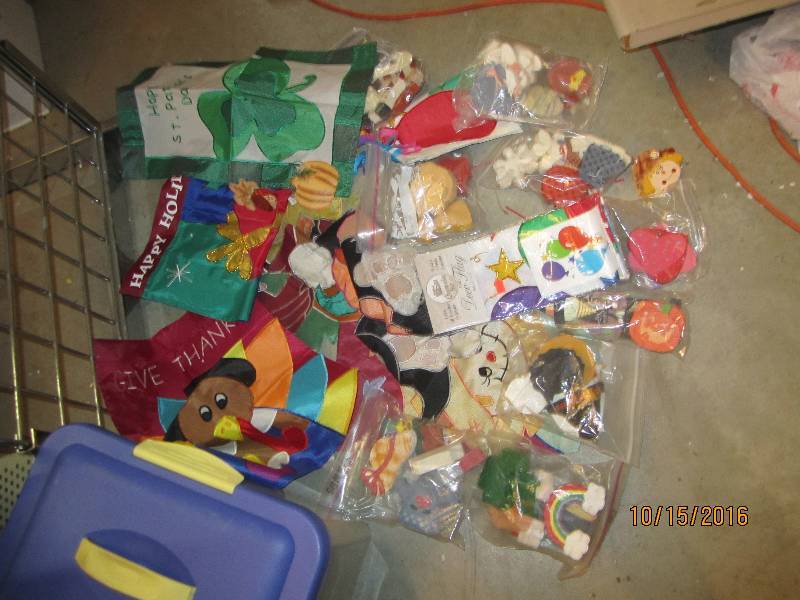 Bin of christmas dcor...