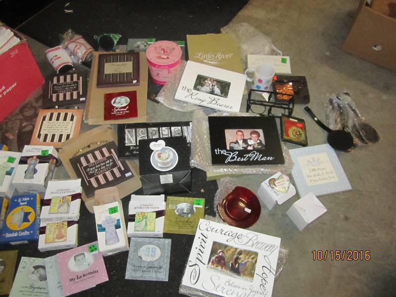 Lot of high end gifts and dcor...