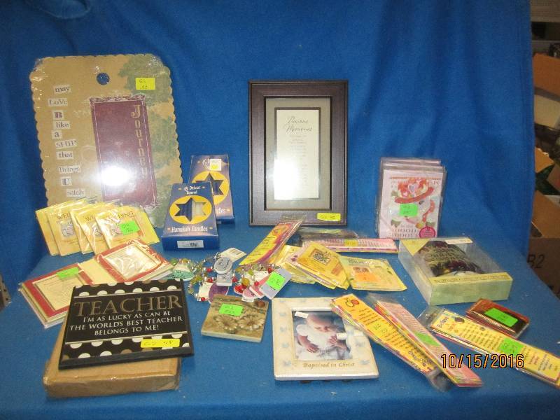 Lot of high end gifts and dcor...