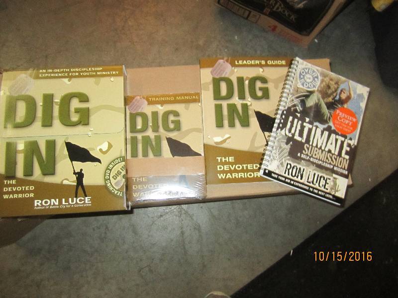 Case of 13 Dig In youth devotional ...
