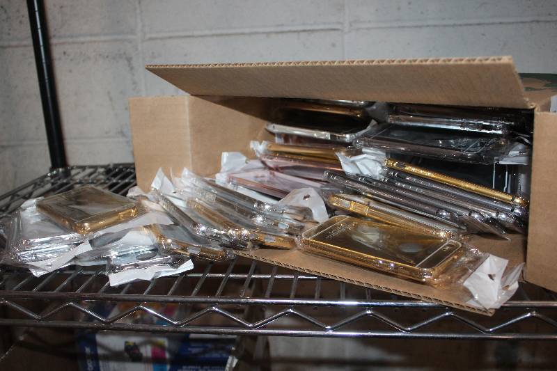lot 72 image: Cell Phone Cases, assorted colors and sizes