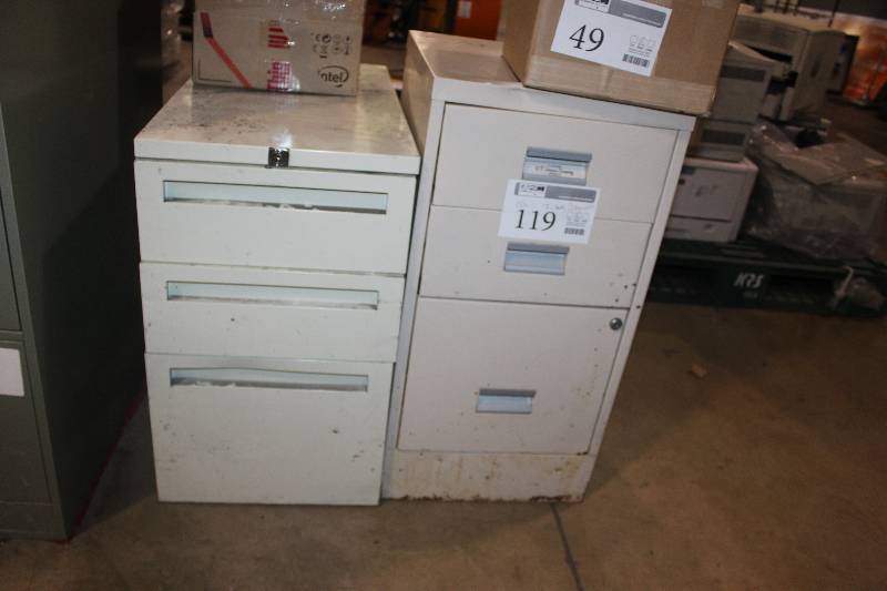 lot 119 image: Filing Cabinets (2)