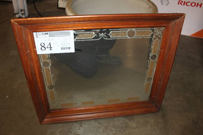 lot 84 image: Framed Decorative Mirror, rectangular, 24 x 20