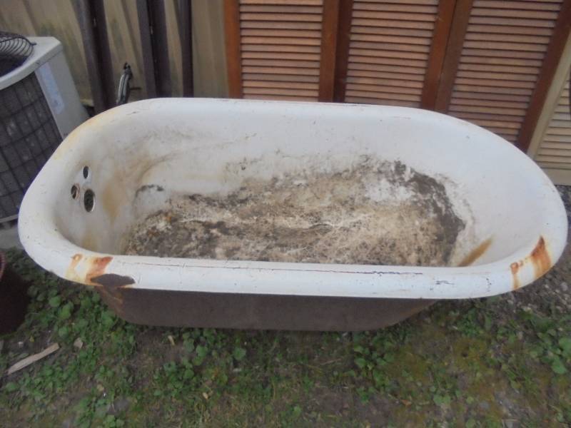 CastPorcelain Tub  5ft