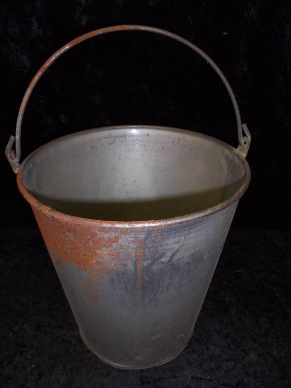 Stainless Bucket, 13x12, exterior rust