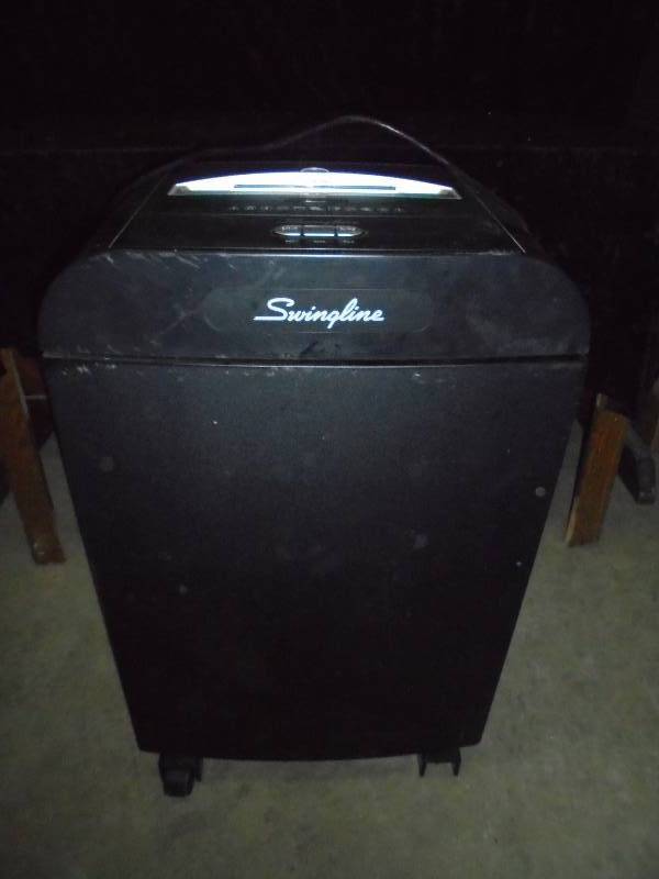 Swingline Commercial Paper Shredder