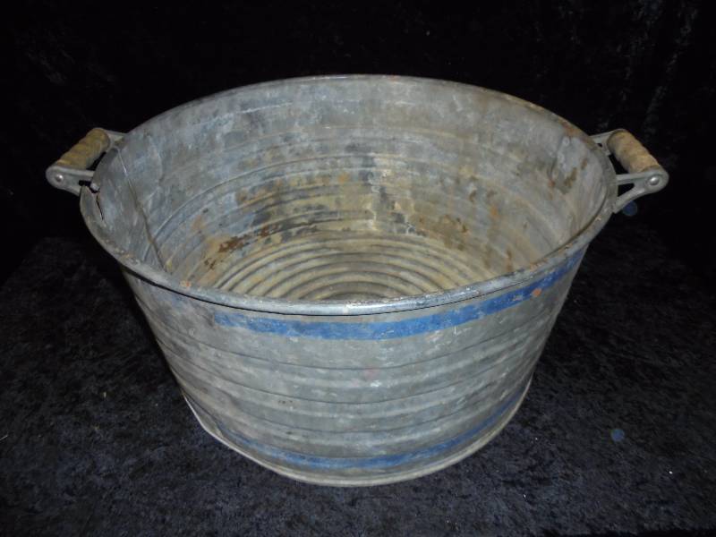 Galvanized Tub, 11x22