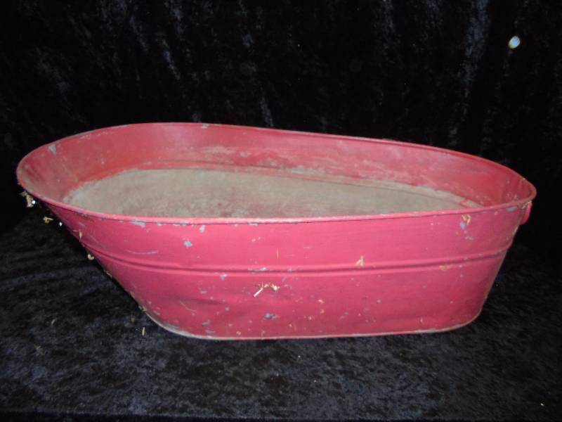 Red Painted Tub, 9x30x17