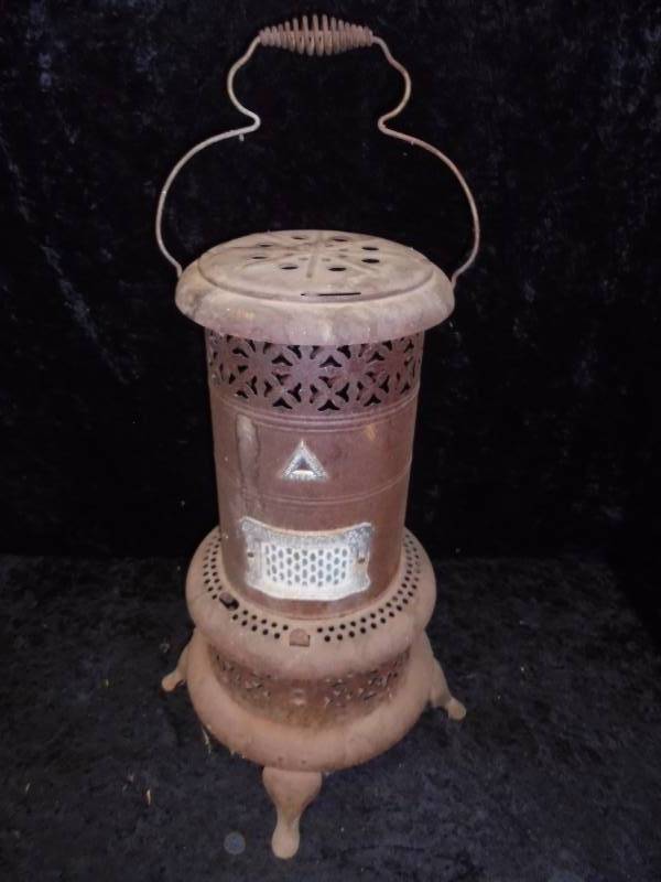Vintage Perfection Oil Heater, 24x12x12