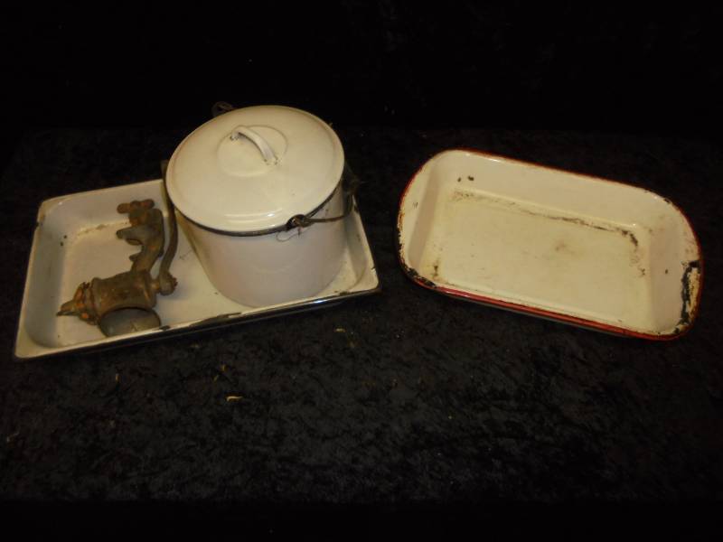 Lot - Misc Enamelware
